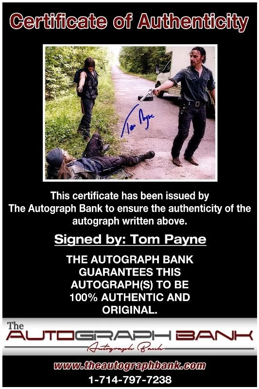 Tom Payne — Tom Payne authentic signed celebrity 8X10 photo W/Cert Autographed 132516a1, изображение 2