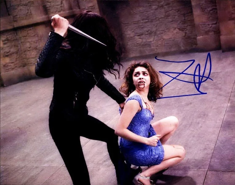Zoey Deutch — Zoey Deutch authentic signed celebrity 8X10 photo W/Cert Autographed 132516a1