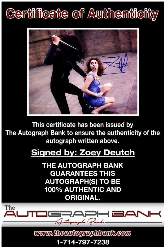 Zoey Deutch — Zoey Deutch authentic signed celebrity 8X10 photo W/Cert Autographed 132516a1, изображение 2