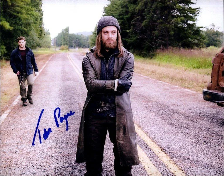 Tom Payne — Tom Payne authentic signed celebrity 8X10 photo W/Cert Autographed 132516c1