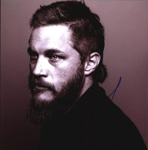 Travis Fimmel — Travis Fimmel authentic signed celebrity 8X10 photo W/Cert Autographed 132716a1