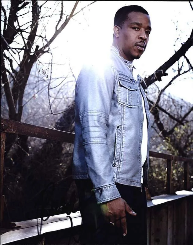 Russell Hornsby — Russell Hornsby signed celebrity 8x10 photo W/Cert Autograph 0646