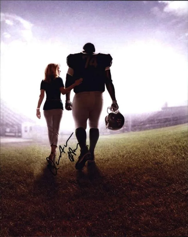 Quinton Aaron — Quinton Aaron signed celebrity 8x10 photo W/Cert Autograph 0585