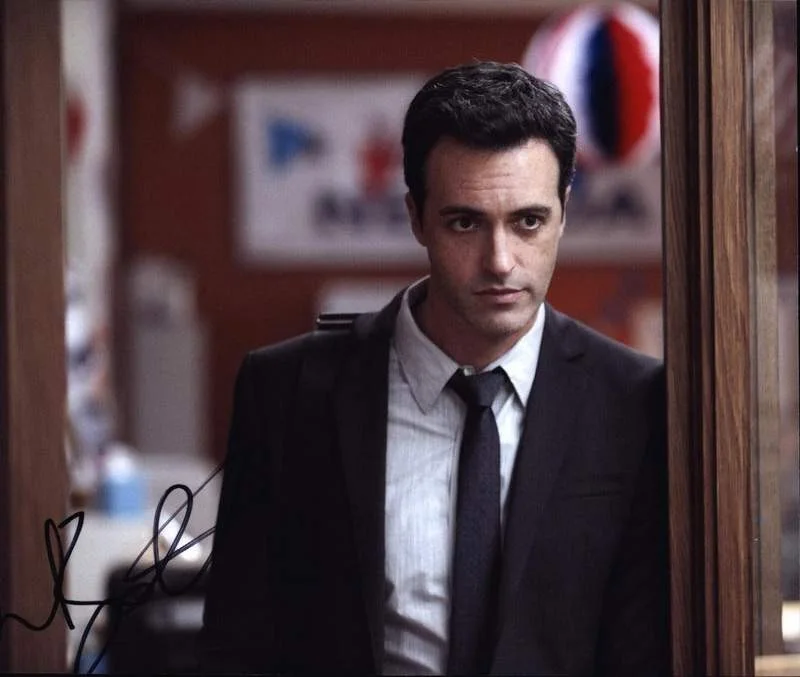 Reid Scott — Reid Scott signed celebrity 8x10 photo W/Cert Autograph 0595