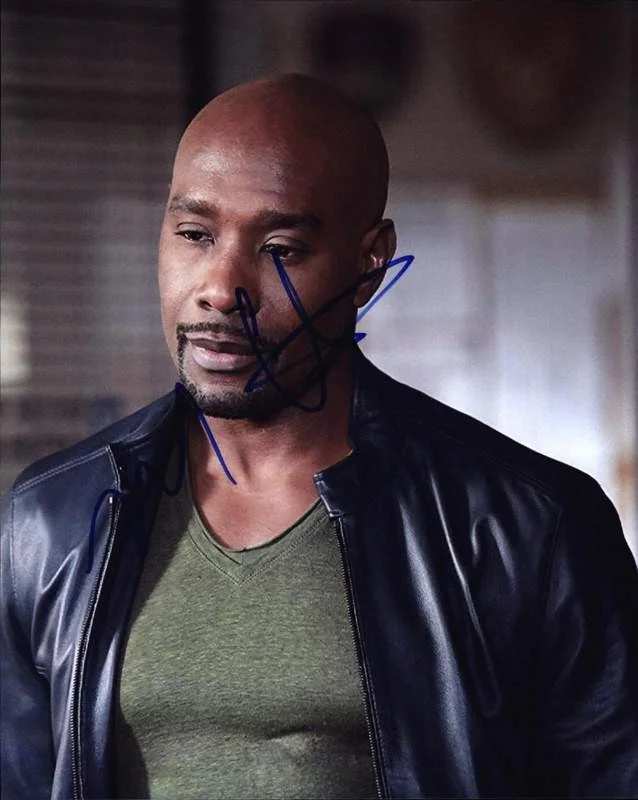 Morris Chestnut — Morris Chestnut signed celebrity 8x10 photo W/Cert Autograph 0507