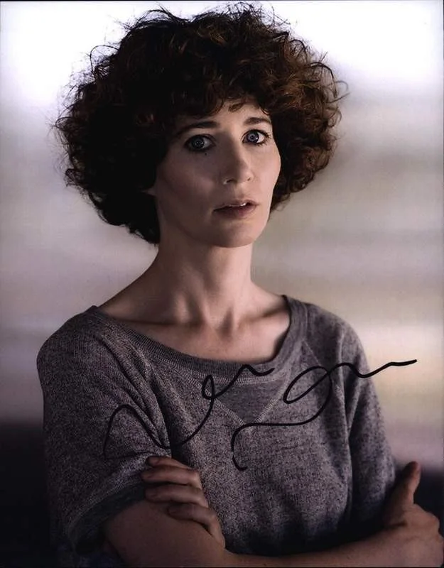 Miranda July — Miranda July signed celebrity 8x10 photo W/Cert Autograph 0004