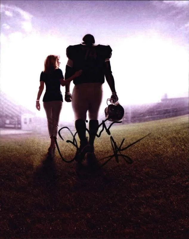 Quinton Aaron — Quinton Aaron signed celebrity 8x10 photo W/Cert Autograph 0567