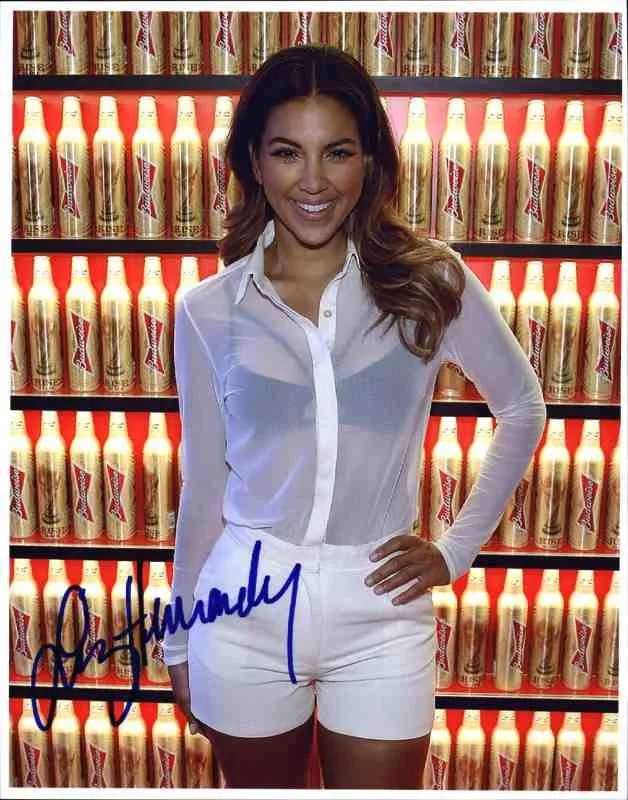Liz Hernandez — Liz Hernandez signed celebrity 8x10 photo W/Cert Autograph 0261