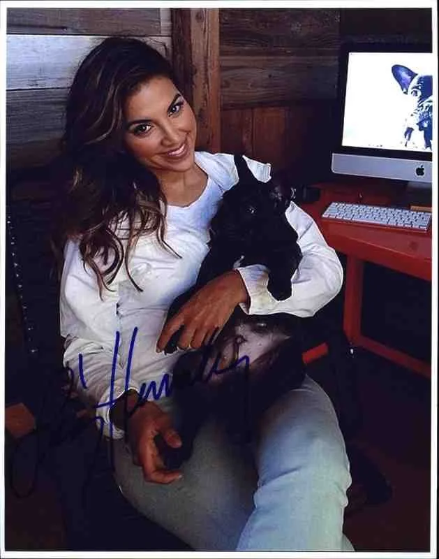 Liz Hernandez — Liz Hernandez signed celebrity 8x10 photo W/Cert Autograph 0262