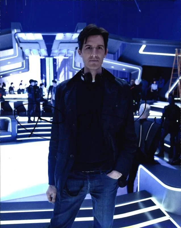 Joseph Kosinski — Joseph Kosinski signed celebrity 8x10 photo W/Cert Autograph 0386