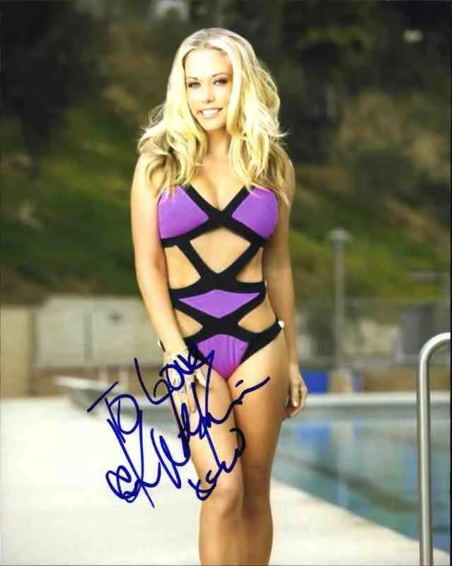 Kendra Wilkinson — Kendra Wilkinson signed celebrity 8x10 photo W/Cert Autograph 0237