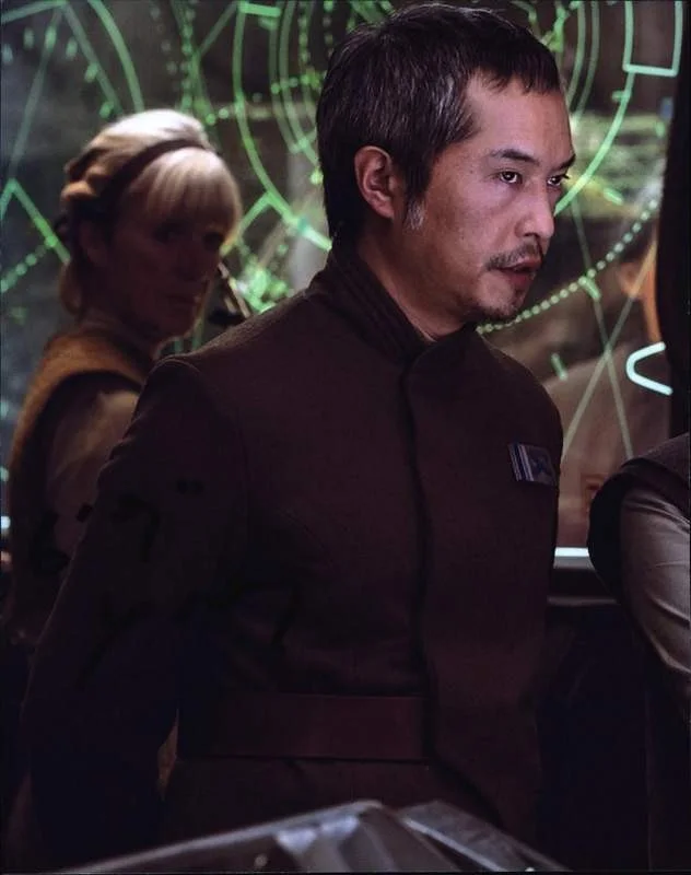 Ken Leung — Ken Leung signed celebrity 8x10 photo W/Cert Autograph 0415