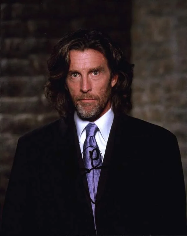 John Glover — John Glover signed celebrity 8x10 photo W/Cert Autograph 0352