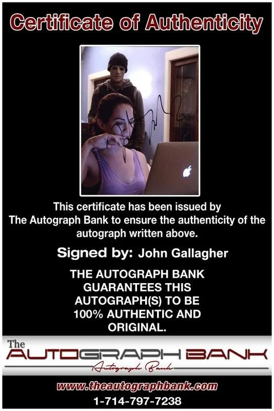 John Gallagher — John Gallagher signed celebrity 8x10 photo W/Cert Autograph 0348, изображение 2