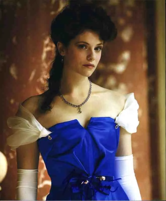 Jessica De-Gouw — Jessica De-Gouw signed celebrity 8x10 photo W/Cert Autograph 0197
