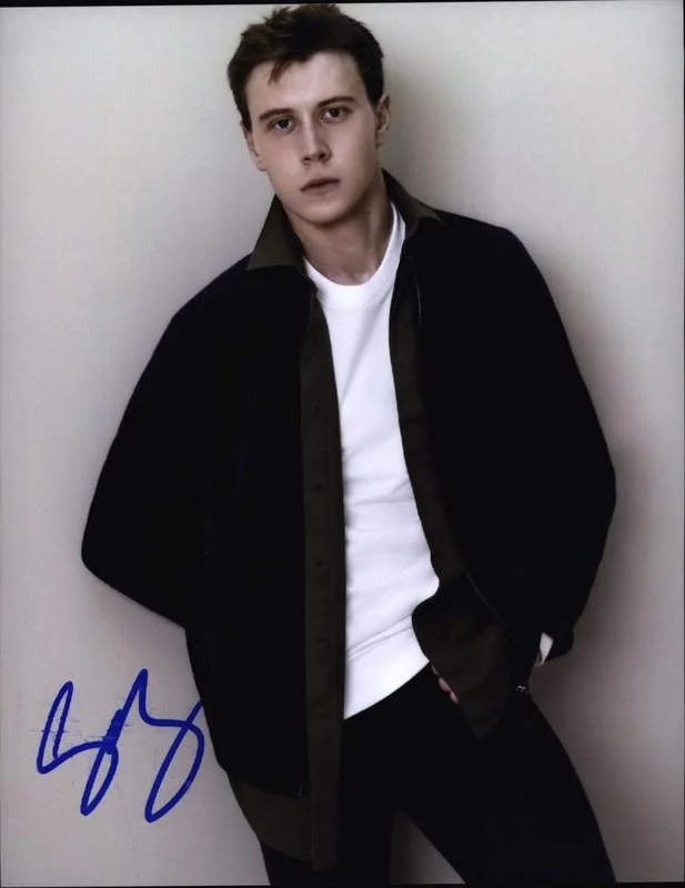 George Mackay — George Mackay signed celebrity 8x10 photo W/Cert Autograph 0004