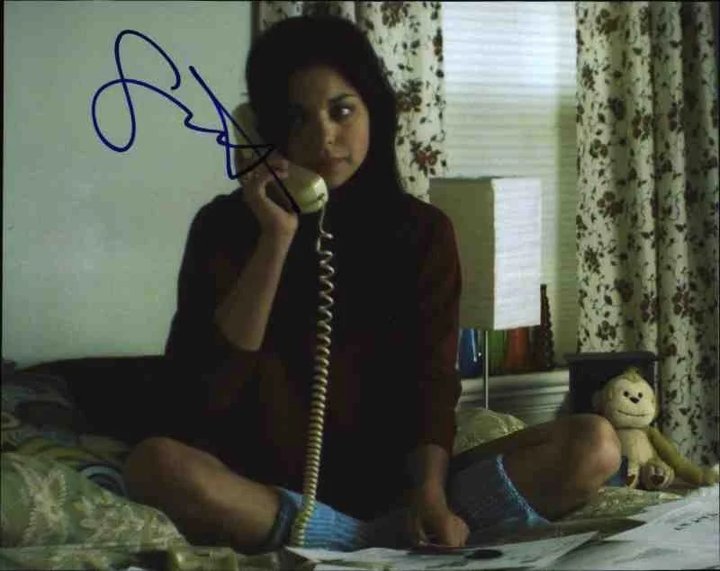 Gia Mantegna — Gia Mantegna signed celebrity 8x10 photo W/Cert Autograph 0136