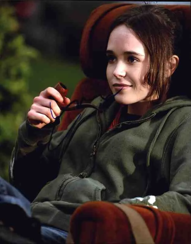 Ellen Page — Ellen Page signed celebrity 8x10 photo W/Cert Autograph 0121