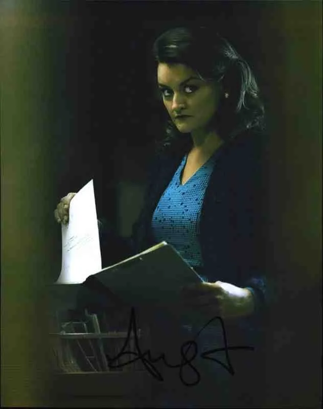 Alison Wright — Alison Wright signed celebrity 8x10 photo W/Cert Autograph 0002