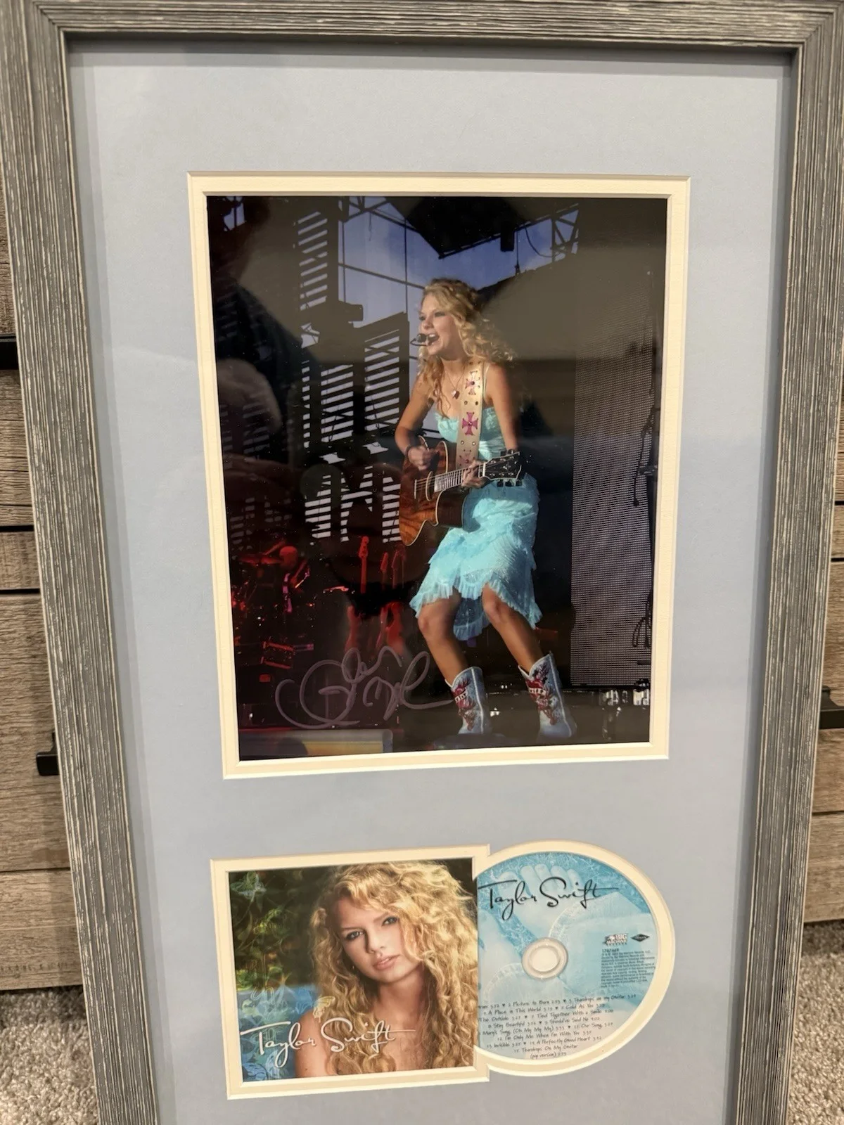 EARLY Taylor Swift Signed Self-Titled Debut 2008 CD Autographed Prof Framed COA, image 2