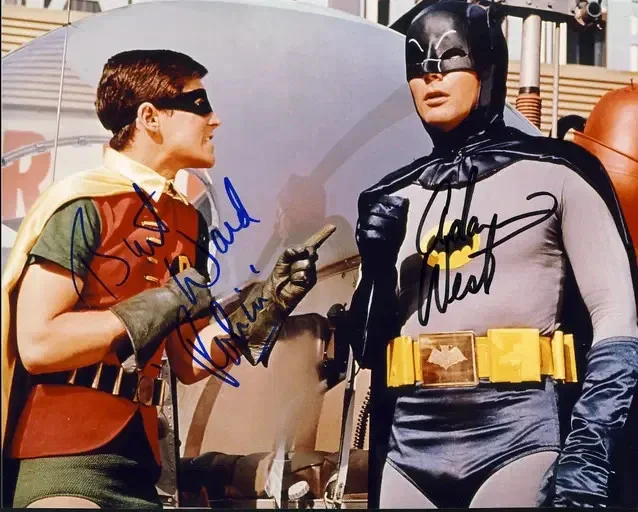 BATMAN CAST — 1966 BATMAN TV SHOW CAST SIGNED 8X11 PHOTO ADAM WEST BURT WARD AUTOGRAPH REPRINT