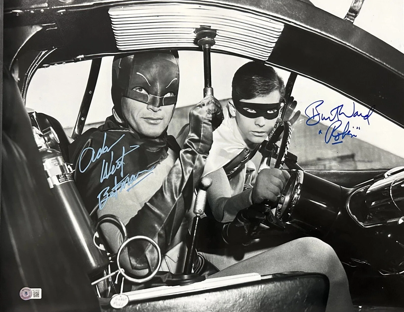BATMAN CAST — 1966 BATMAN TV SHOW CAST SIGNED 8X11 PHOTO ADAM WEST BURT WARD AUTOGRAPH REPRINT