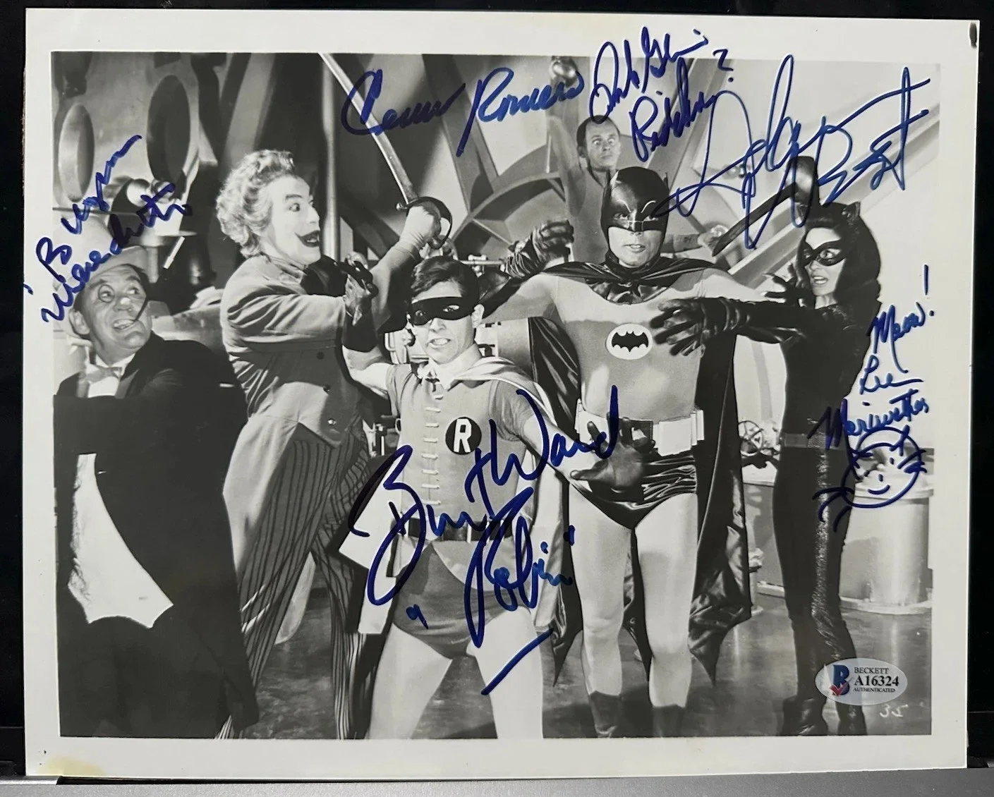 BATMAN CAST — 1966 BATMAN TV SHOW CAST SIGNED 8.5X11 PHOTO ALL SIGNATURES AUTOGRAPH REPRINT