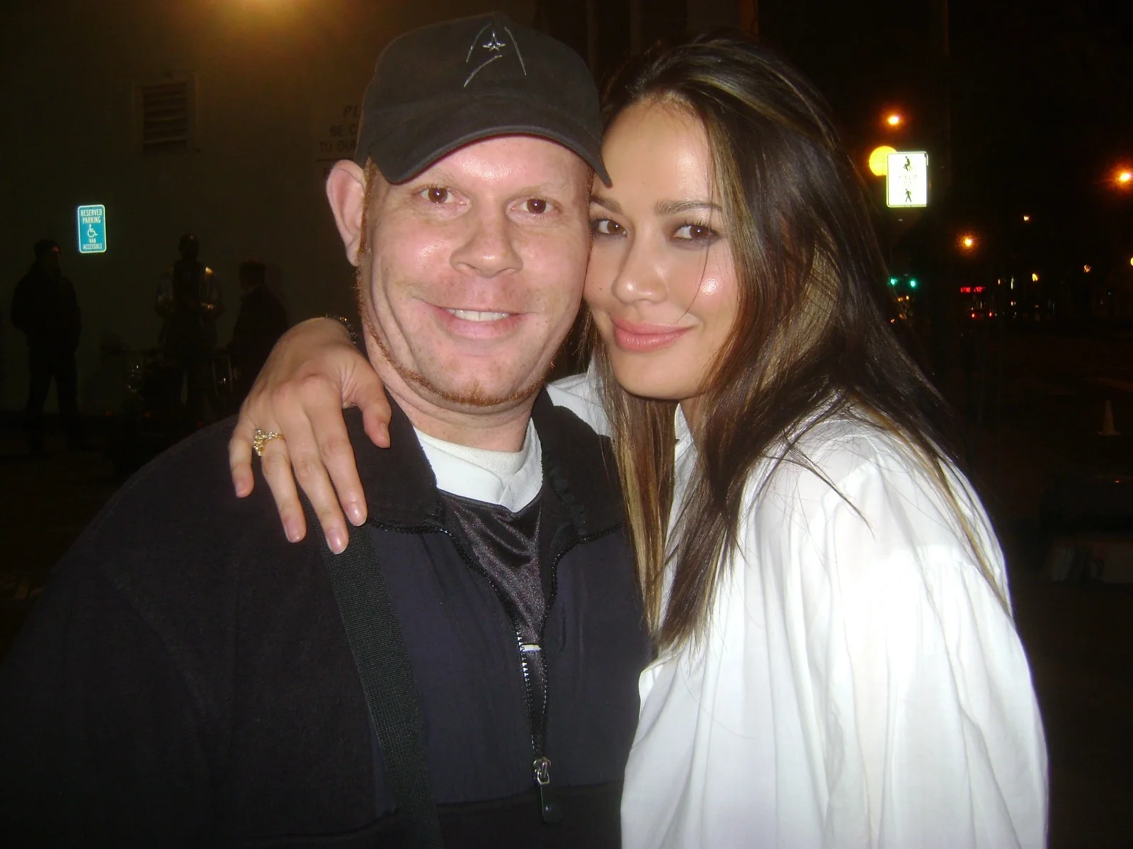 MOON BLOODGOOD — Moon Bloodgood W/COA matted signed index card with photo 11x17 #1, изображение 3