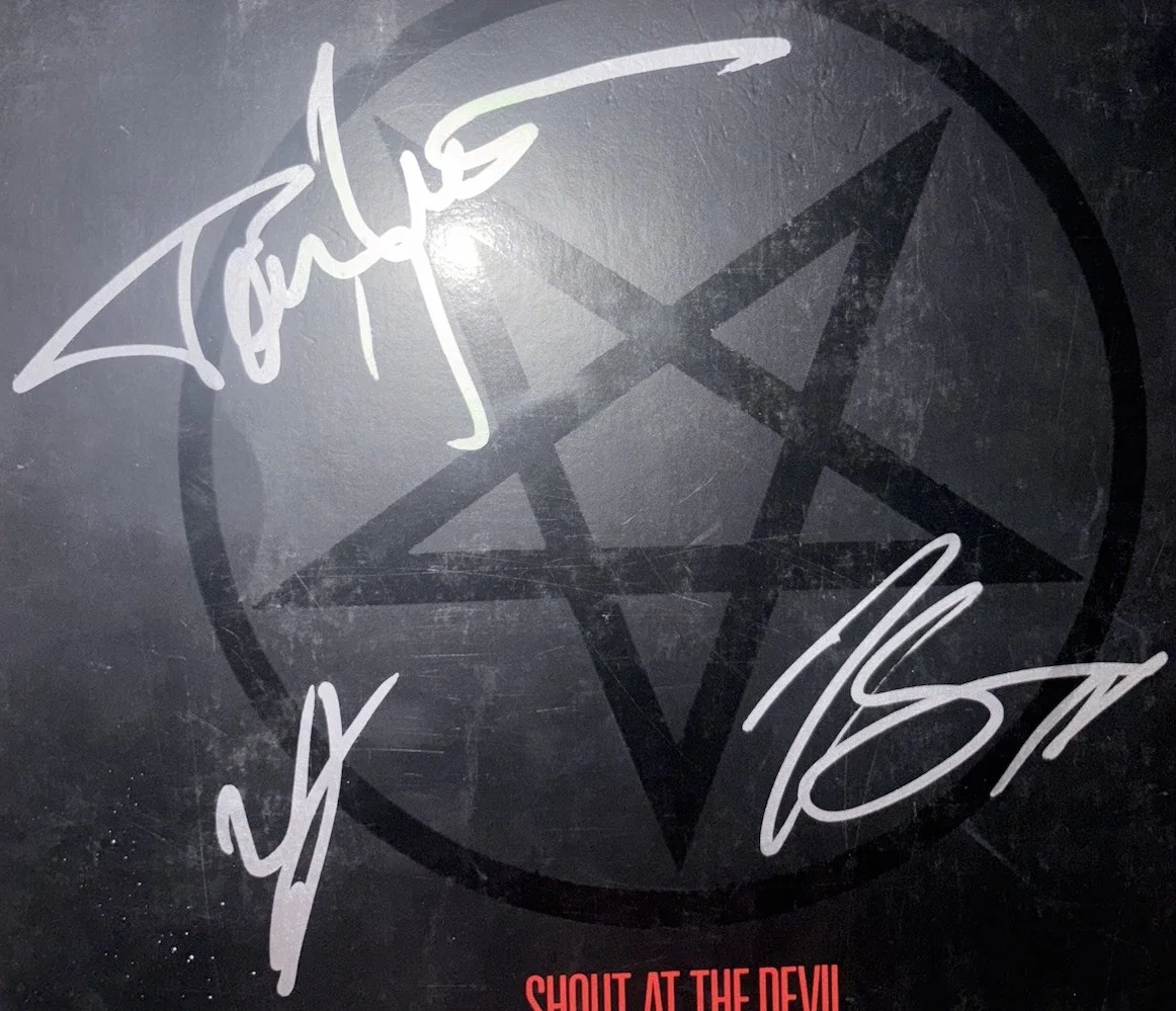 Motley Crue Shout At The Devil Vinyl LP Signed / Autographed By 3/4 Members COA, изображение 2