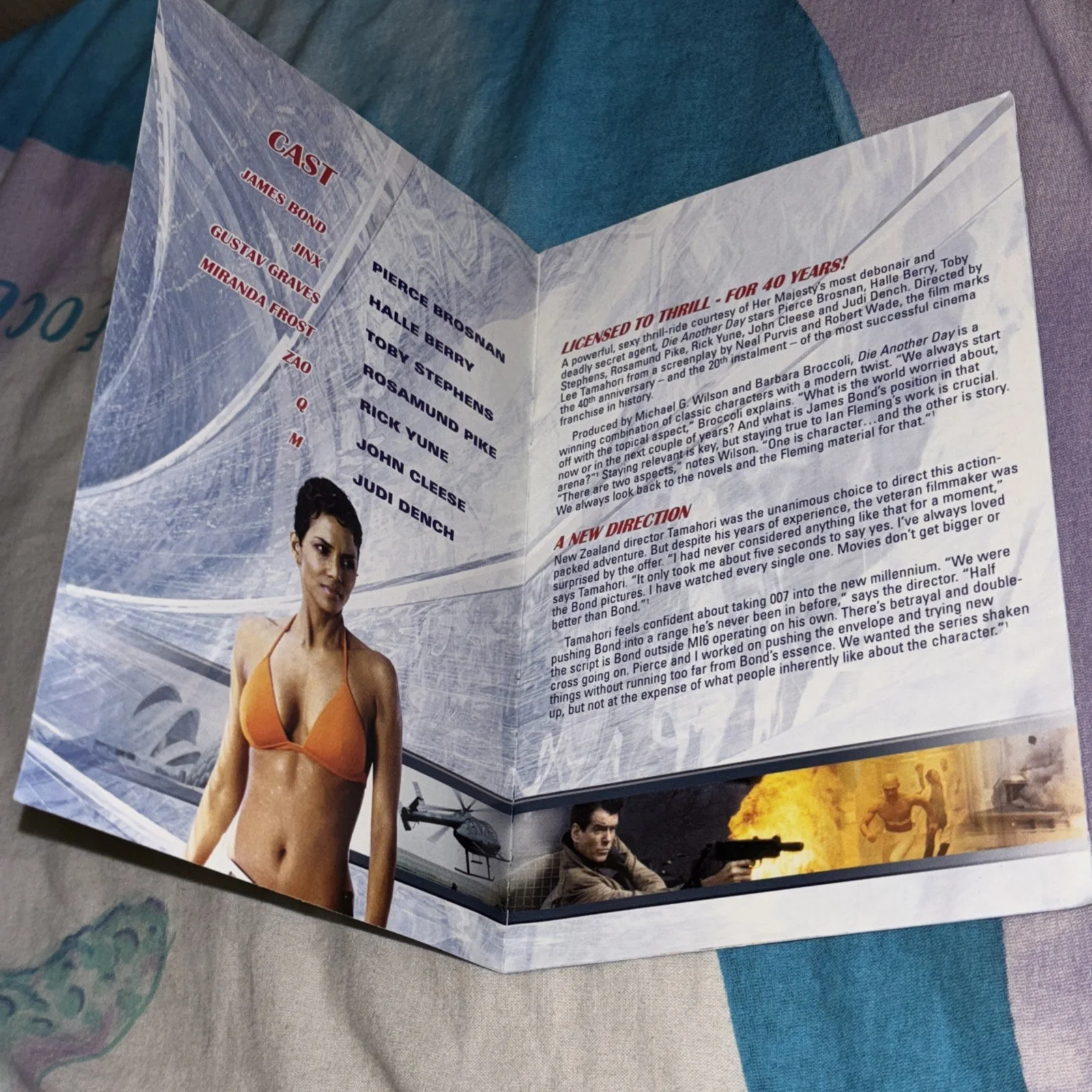 Die another day 007 Booklet DVD prop, image 3