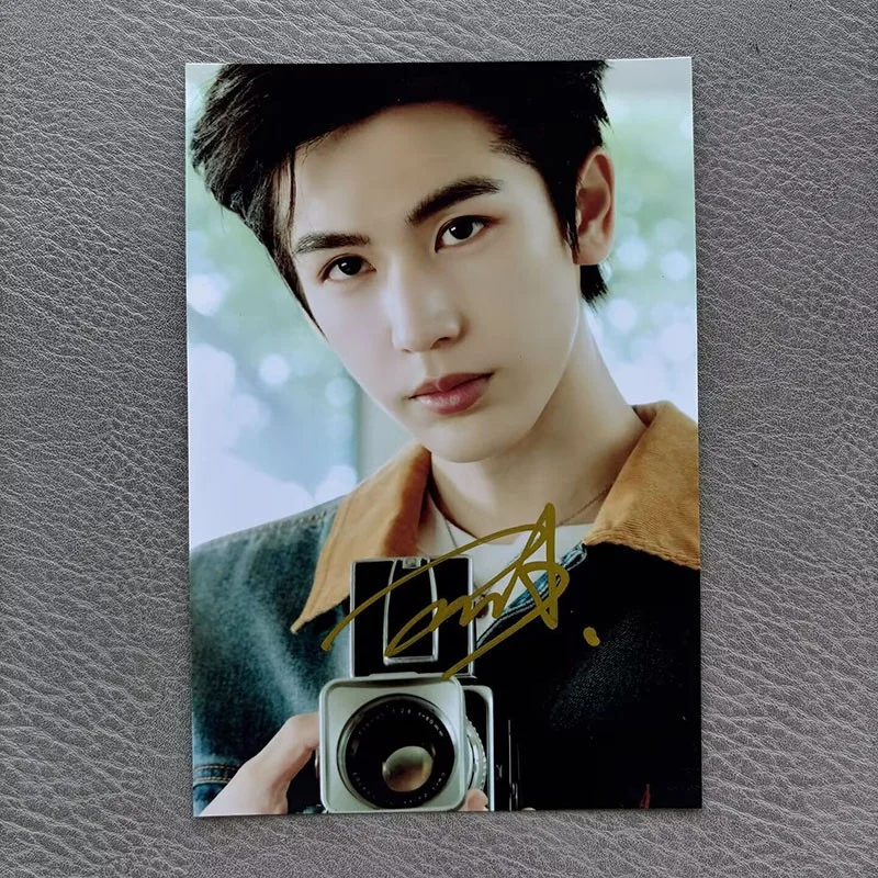 Zhang Linghe 张凌赫 Autographed Signed Photo Collection, image 2