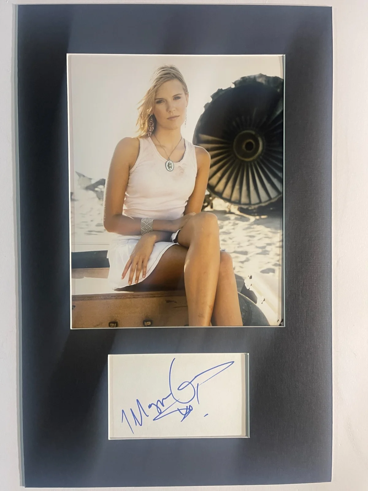 MAGGIE GRACE — Maggie Grace Lost matted signed index card with photo 11x17 #1 Shannon