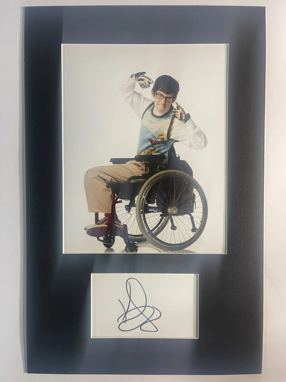 KEVIN MCHALE — Kevin McHale Glee W/COA matted signed index card with photo 11x17 #1 Artie