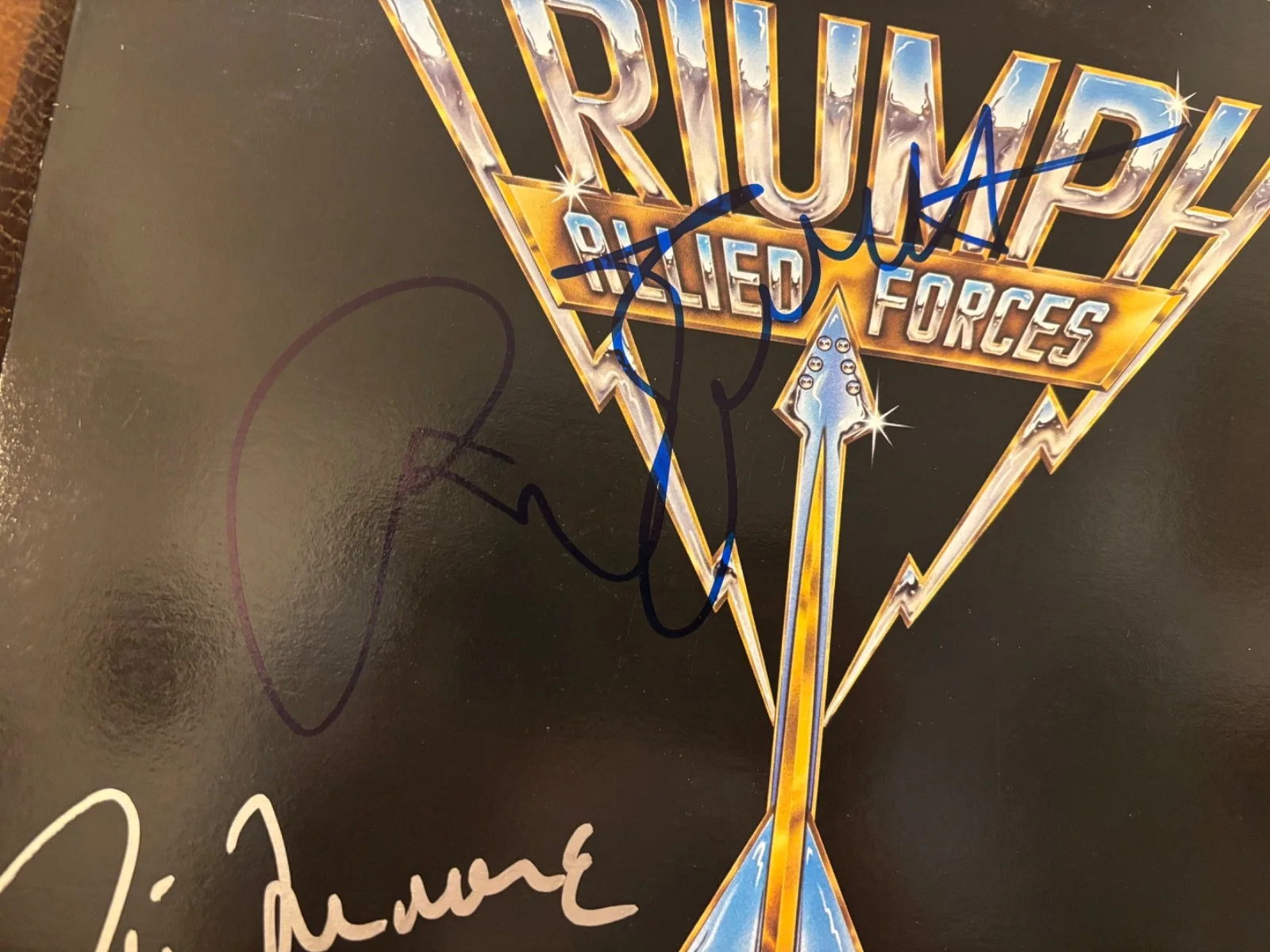 TRIUMPH SIGNED AUTOGRAPHED ALLIED FORCES LP VINYL X2 RIK & GIL RARE PROOF (3), изображение 2