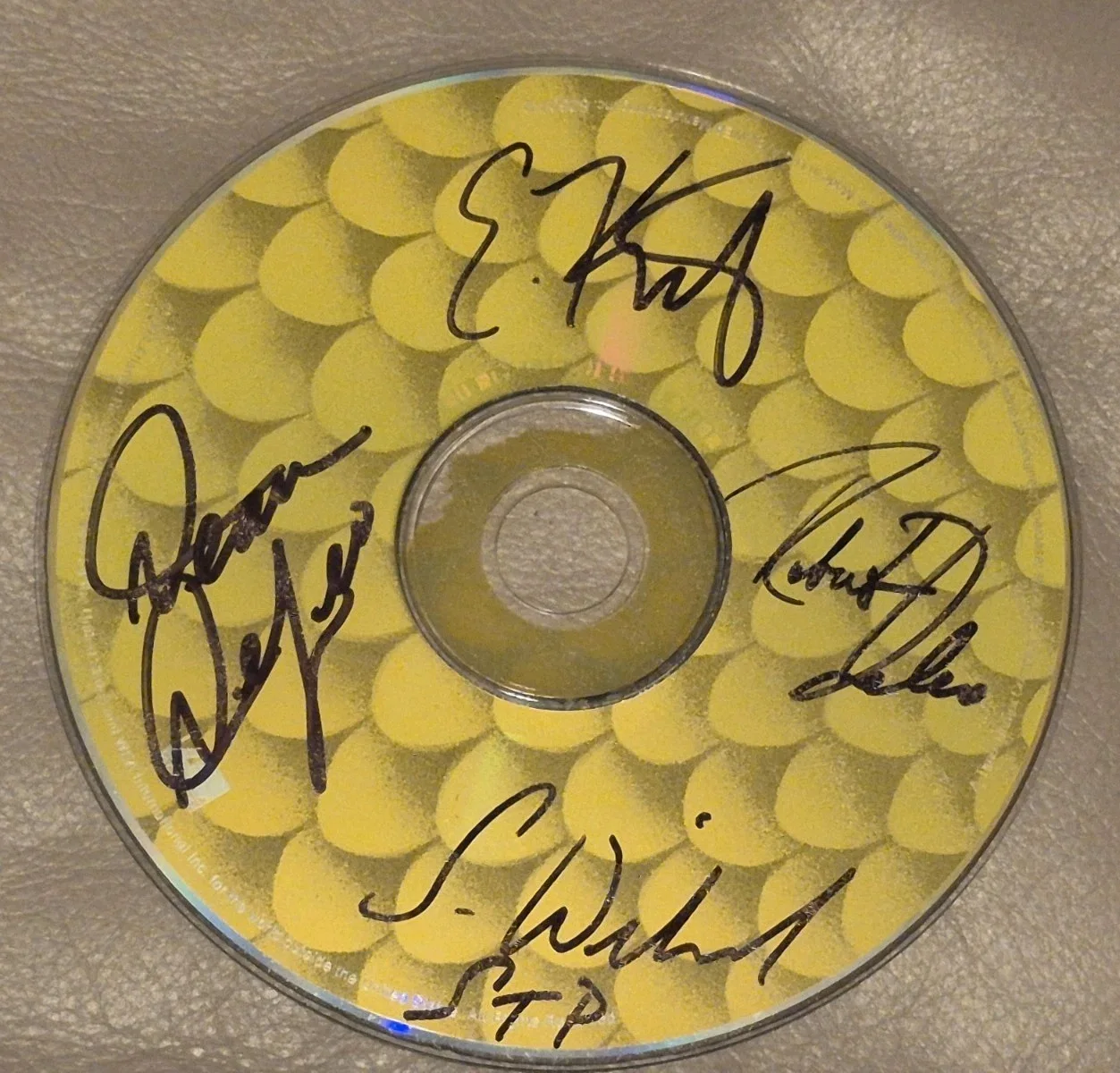 Stone Temple Pilots Signed Autographed Purple Cd Scott Weiland, image 2
