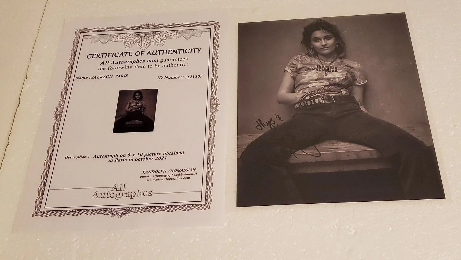 Paris Jackson — Grunge Fashion Paris Jackson Signed 8 x 10 Photo ( Michael Jackson Daughter )