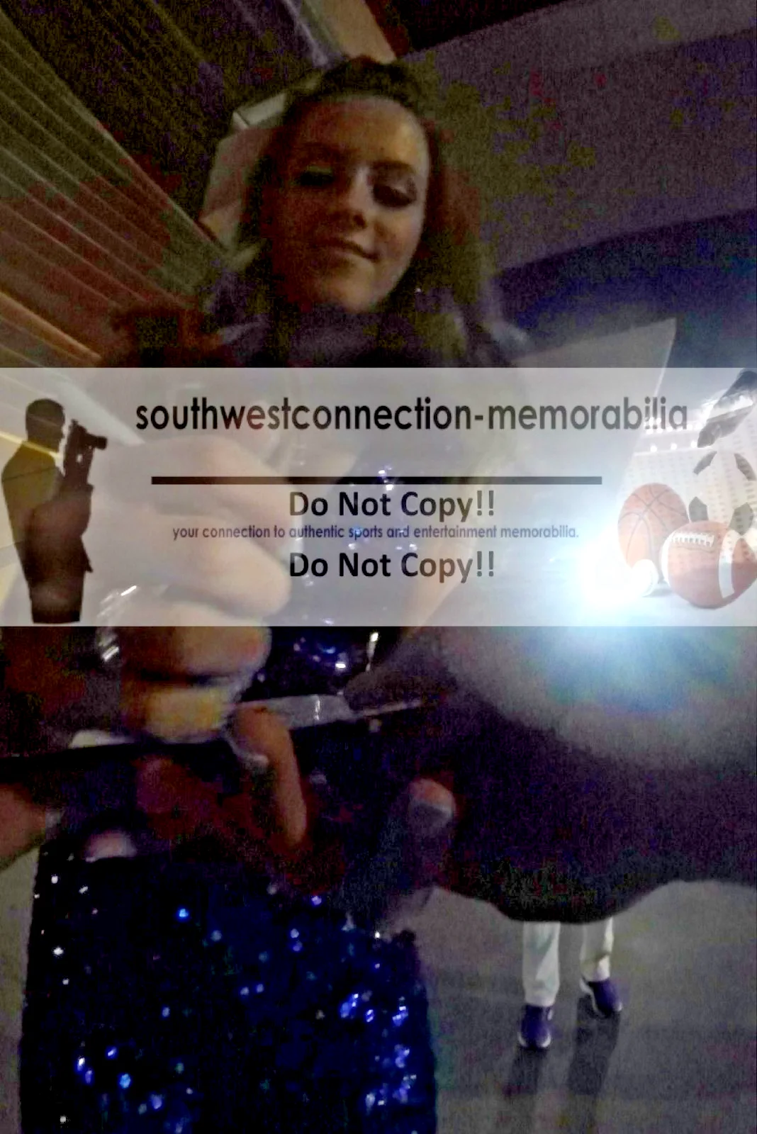 Maggie Baugh — Maggie Baugh Signed Red Acoustic Guitar Pickguard Exact Proof COA Country Music, изображение 2