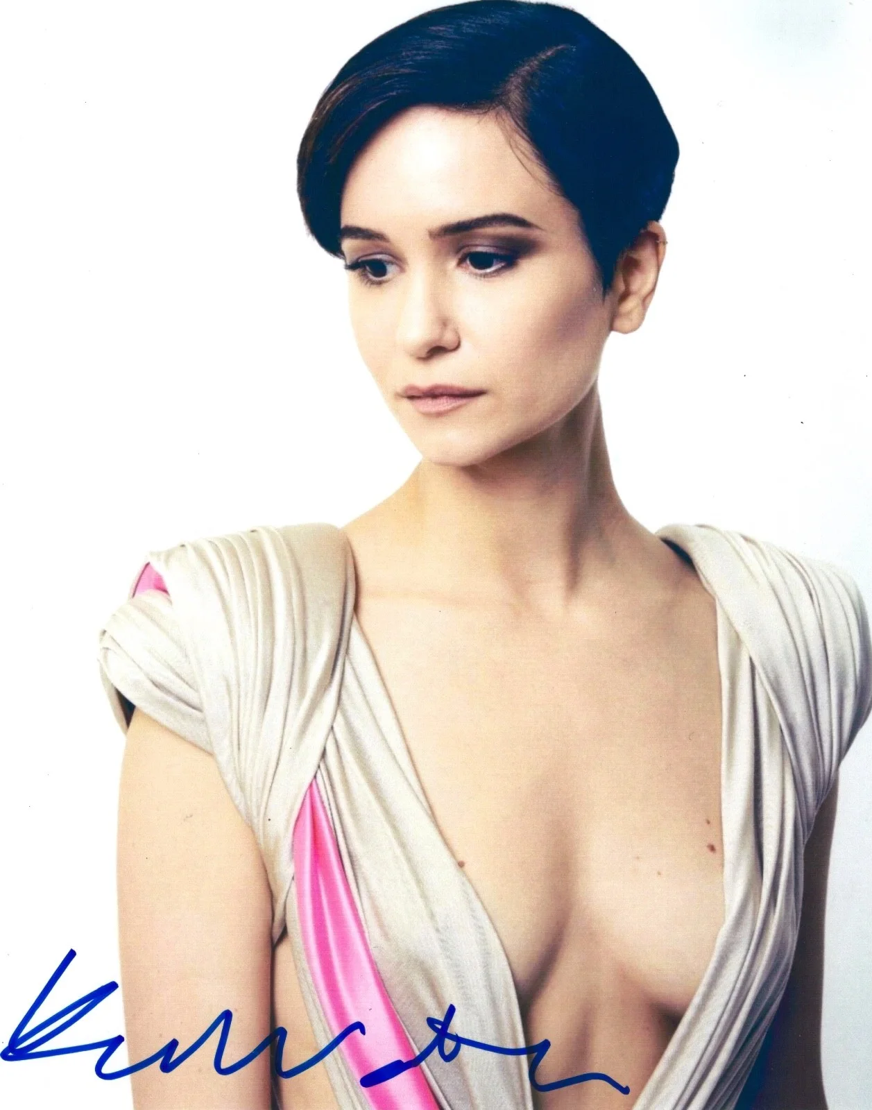 Katherine waterston — Katherine Waterston signed 8x10 photo in person. Fantastic Beasts. Alien