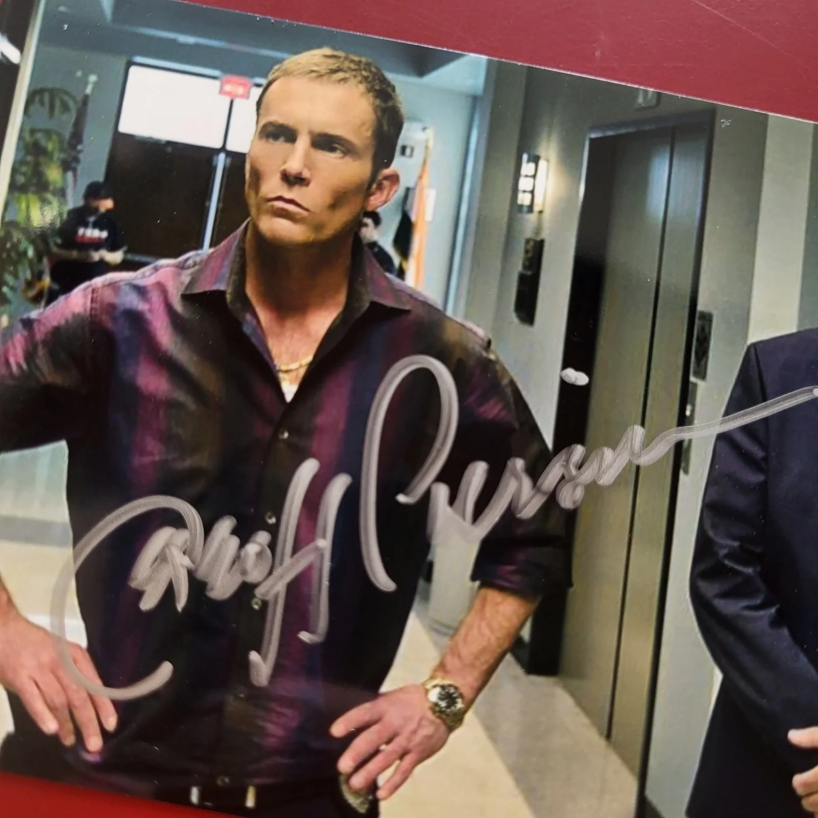 Geoff Pierson — Geoff Pierson Dexter Hand Signed 4x6 Autograph, image 2