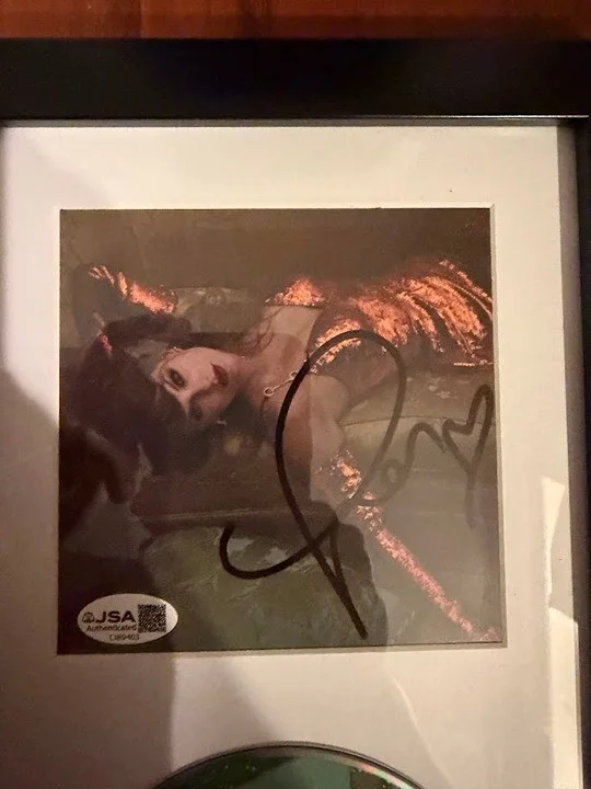 Taylor Swift signed autographed The Life Of A Show Girl CD Photo 2 Framed JSA, изображение 2