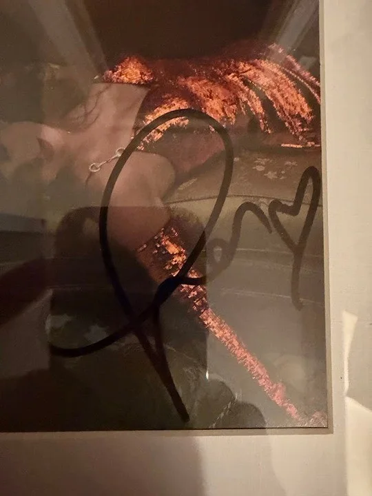 Taylor Swift signed autographed The Life Of A Show Girl CD Photo 2 Framed JSA, изображение 3