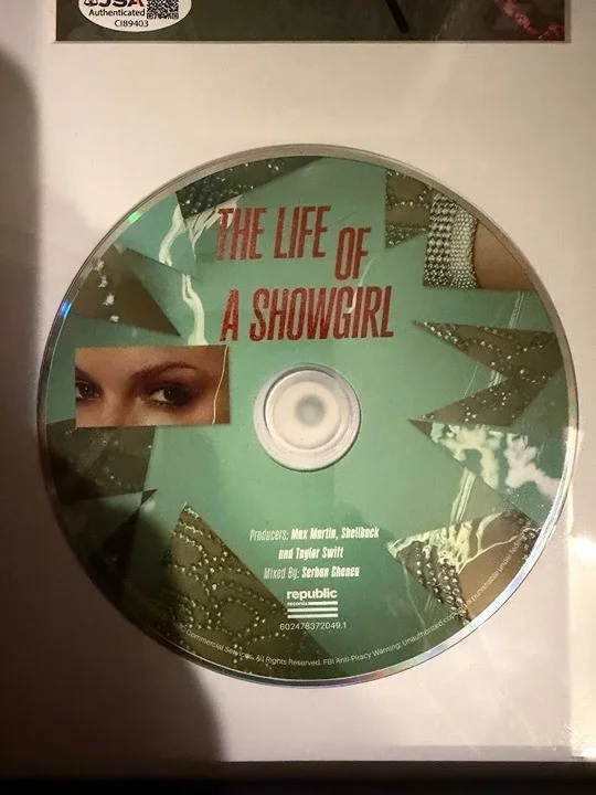 Taylor Swift signed autographed The Life Of A Show Girl CD Photo 2 Framed JSA, изображение 5