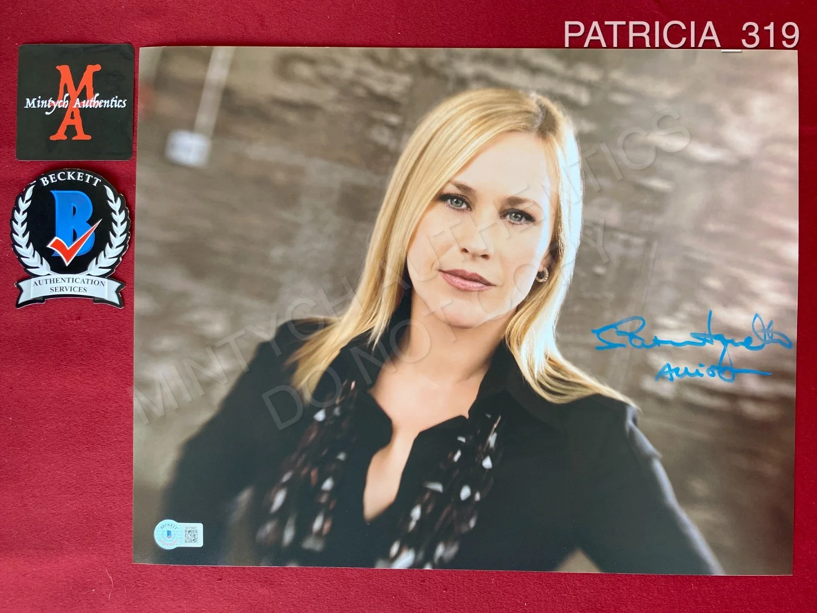 Patricia Arquette — Patricia Arquette autographed signed 11x14 photo Medium Beckett COA