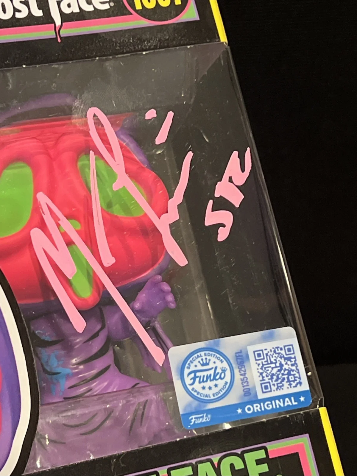 Matthew Lillard — Matthew Lillard Signed Funko #1607 Ghost Face (Scream) - Blacklight reactive PSA, image 2