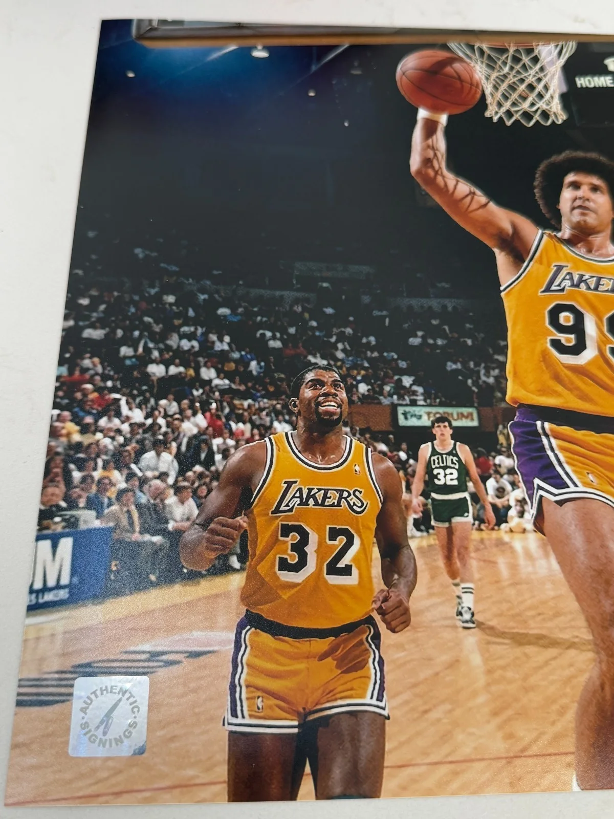 Chevy Chase — Chevy Chase Autographed Fletch Lakers 11x14 Photo w/ Magic & Bird ASI Proof, изображение 3