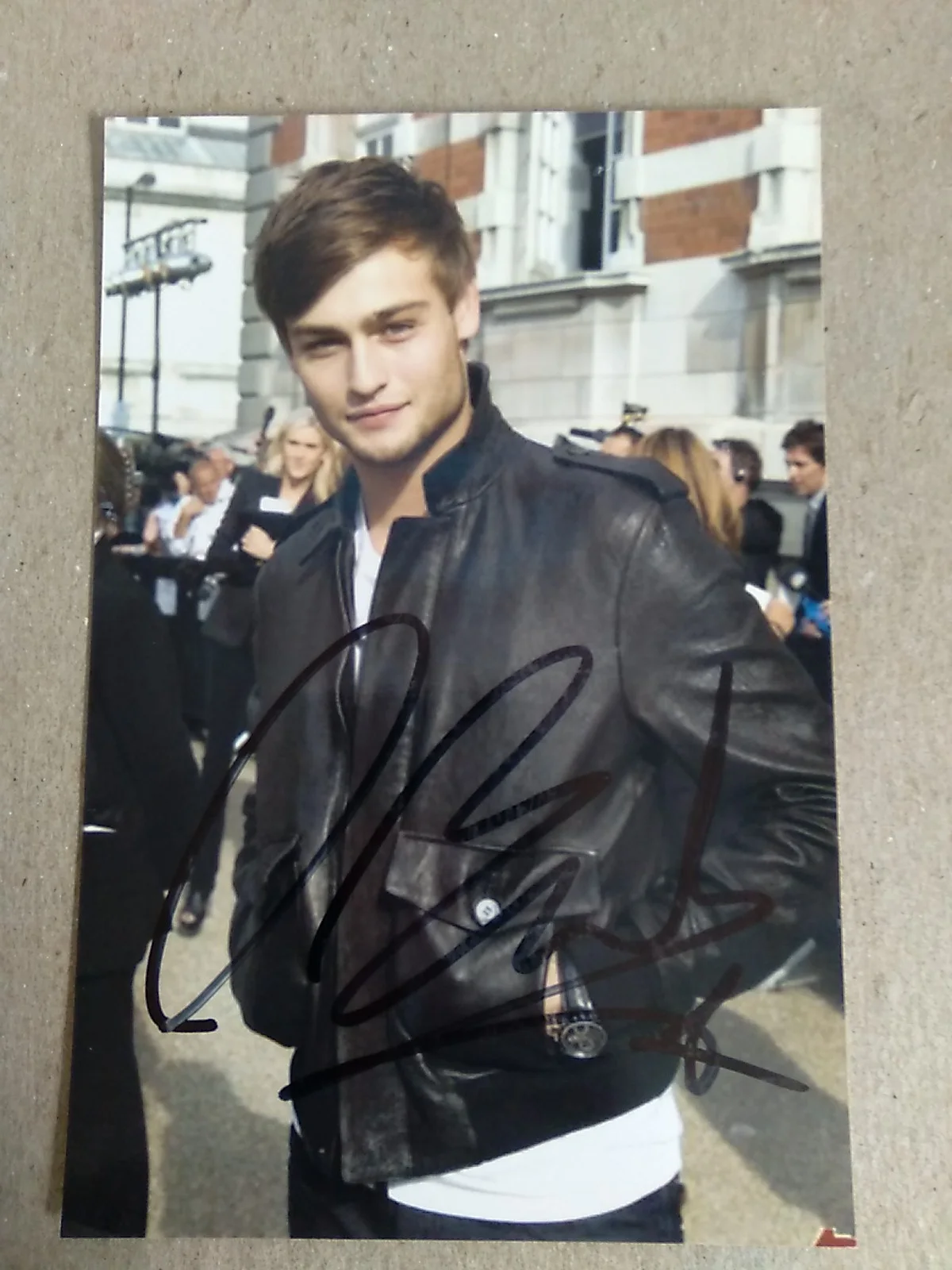 Douglas Boot English Actor And Musician Autographed 6x4 Photo Signed, изображение 2