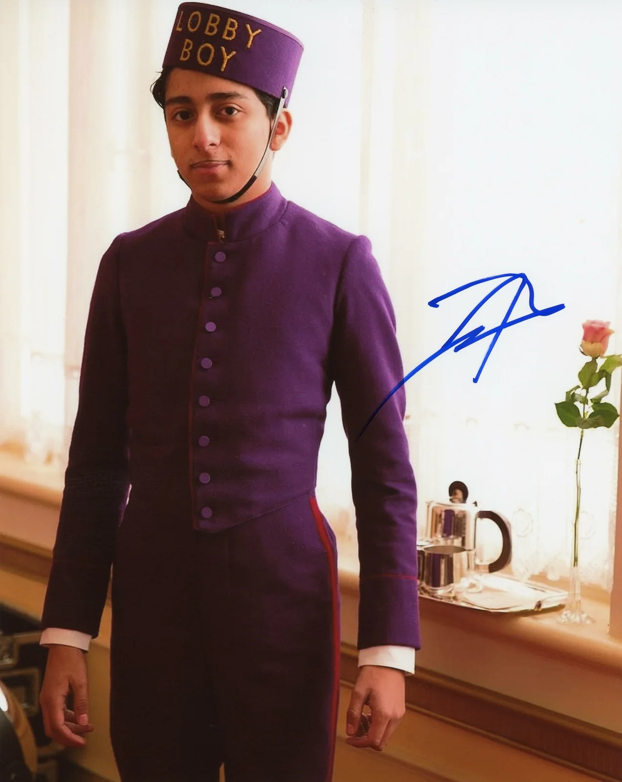 Tony Revolori — Tony Revolori "The Grand Budapest Hotel" AUTOGRAPH Signed 8x10 Photo G