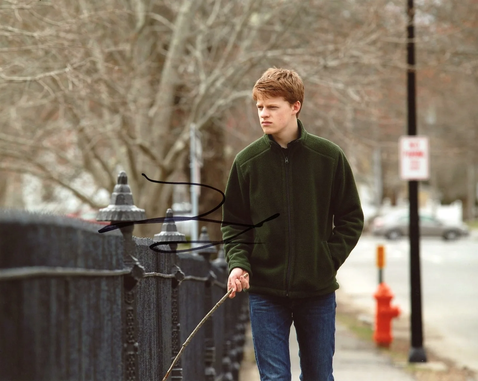 Lucas Hedges — Lucas Hedges "Manchester by the Sea" AUTOGRAPH Signed 8x10 Photo D