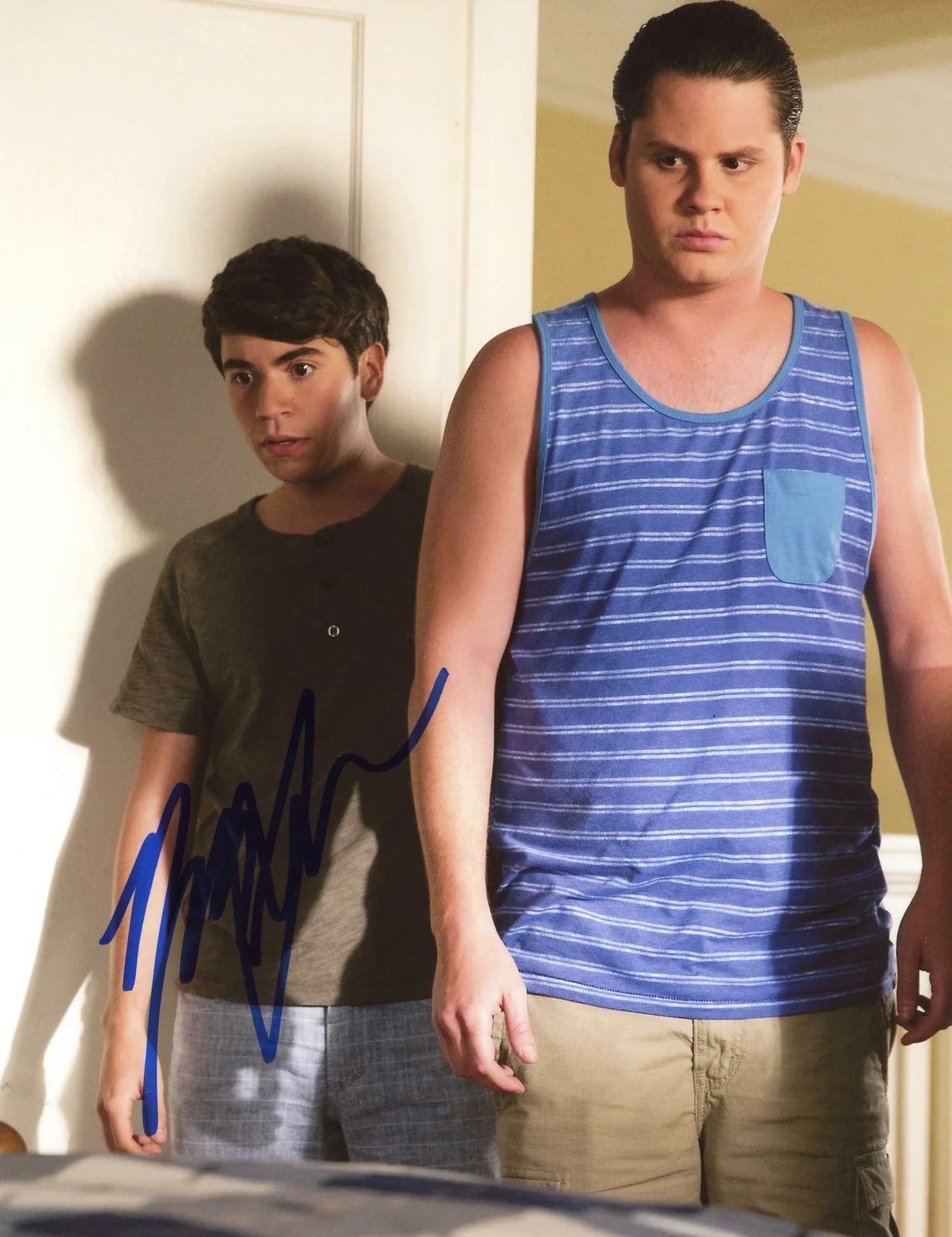 Noah Galvin — Noah Galvin "The Real O'Neals" AUTOGRAPH Signed 8x10 Photo