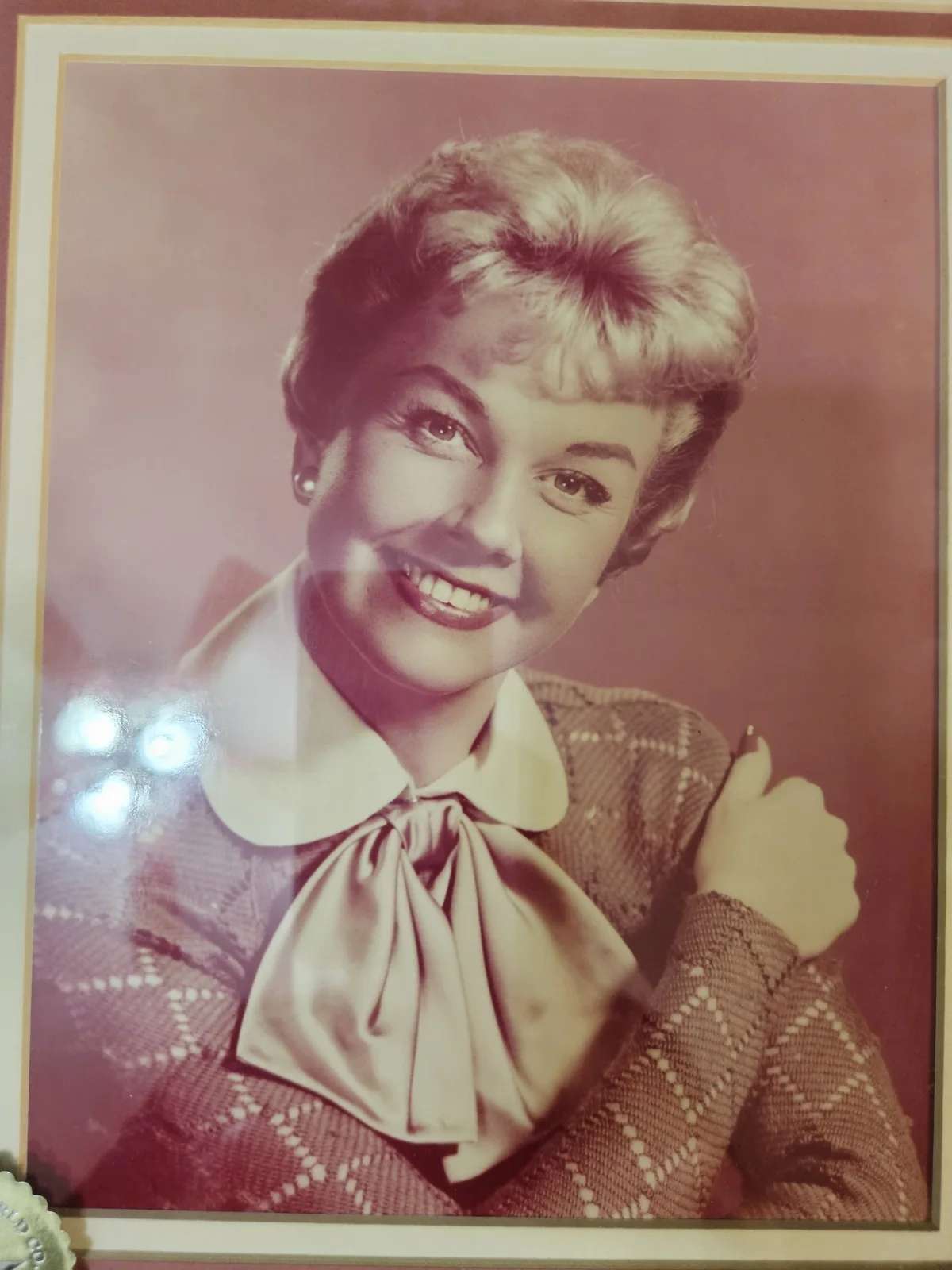 Doris Day — Framed DORIS DAY SIGNED CHECK 12/22/80 W Picture Disney Guarantee AUTHENTICITY, image 5
